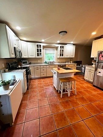 1st image of 977 Hancock St #1