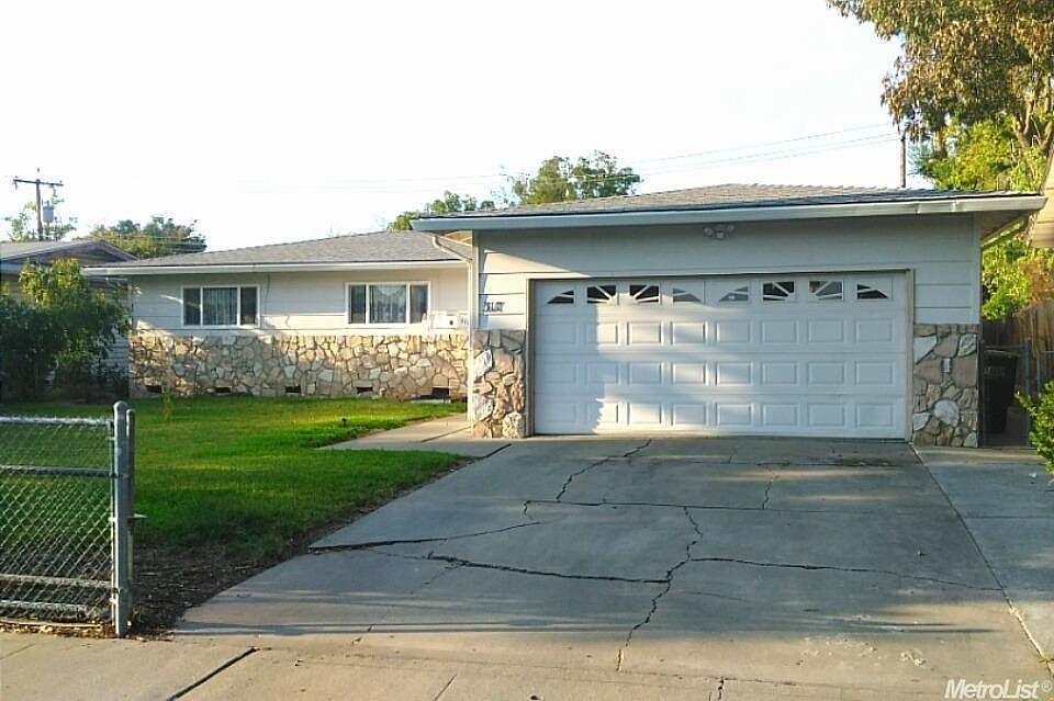 1st image of 317 Cordova Ln