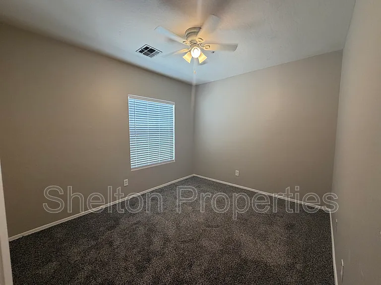15818 N 25th St #110 — Photo 8