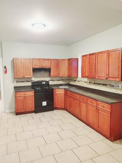1st image of 1045 18th Ave #1
