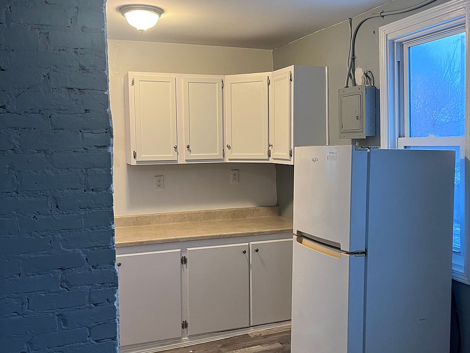 1st image of 46 Bird Ave Unit 2