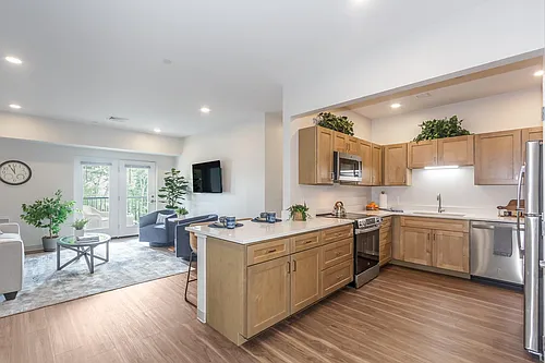 Floor plan 2BD/1BA/Market