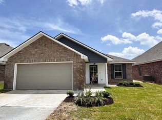 132 Chandler Ln, Sulphur, LA 70665