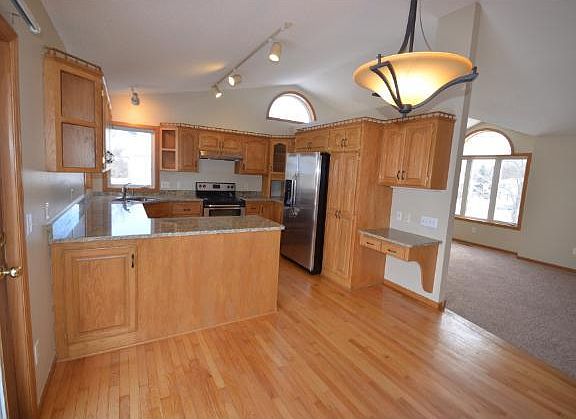 4th image of 1735 123rd Ln NE