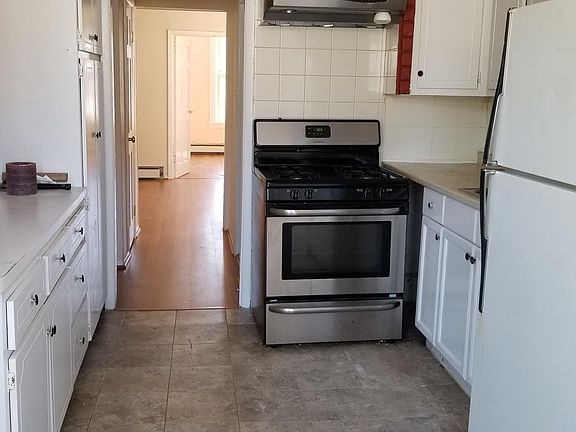 2nd image of 2909 Jordan Ct