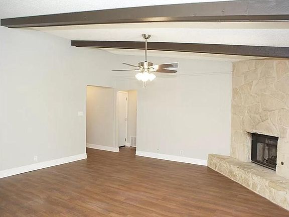 3rd image of 1318 Hogan Ln