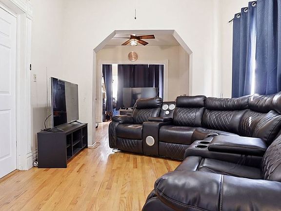 3rd image of 6408 S Aberdeen St