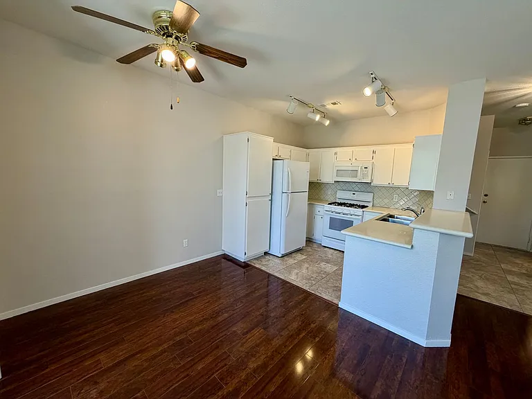 251 S Green Valley Pkwy #4011 — Photo 16