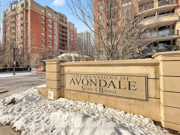 55 Harrison Garden Blvd #204, Toronto, ON M2N 7G3