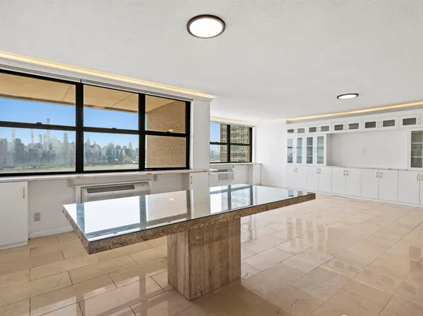 7004 Blvd East image 6 of 42