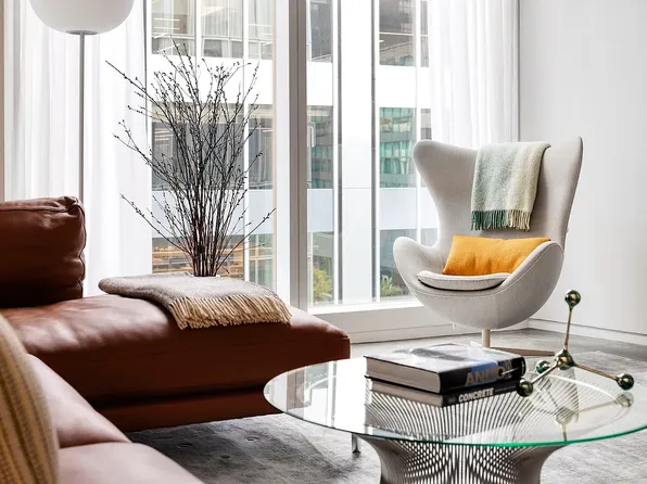 100 East 53rd Street image 4 of 13