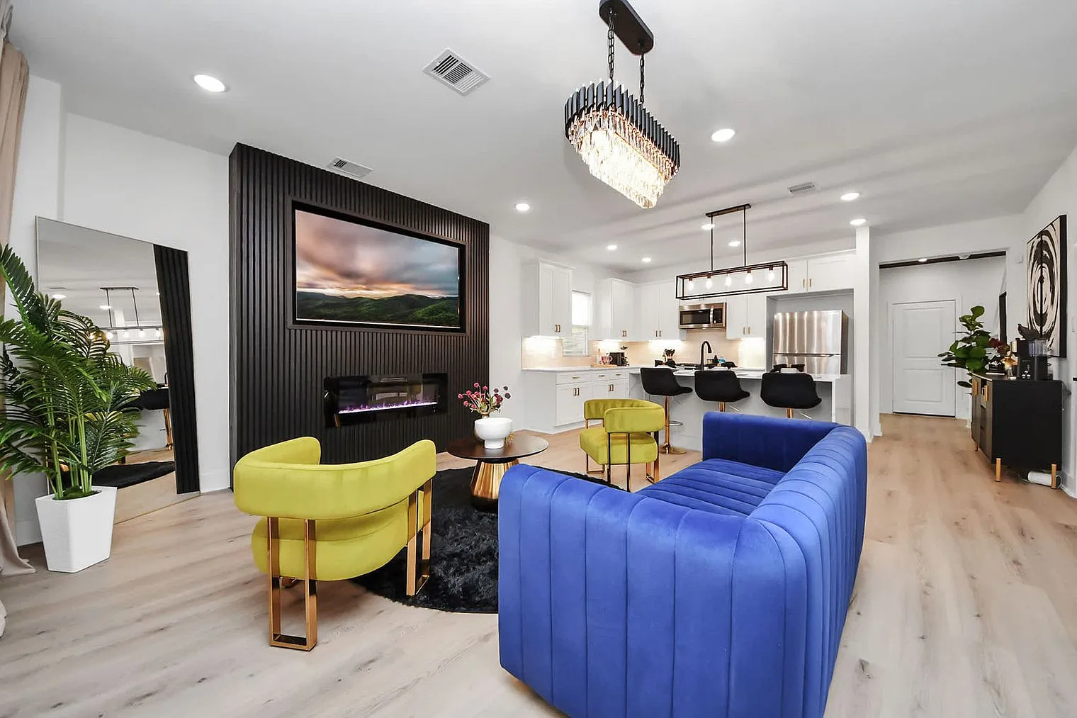 3 bed, 2.0 bath, 1797 sqft, $2,859 — Photo 3