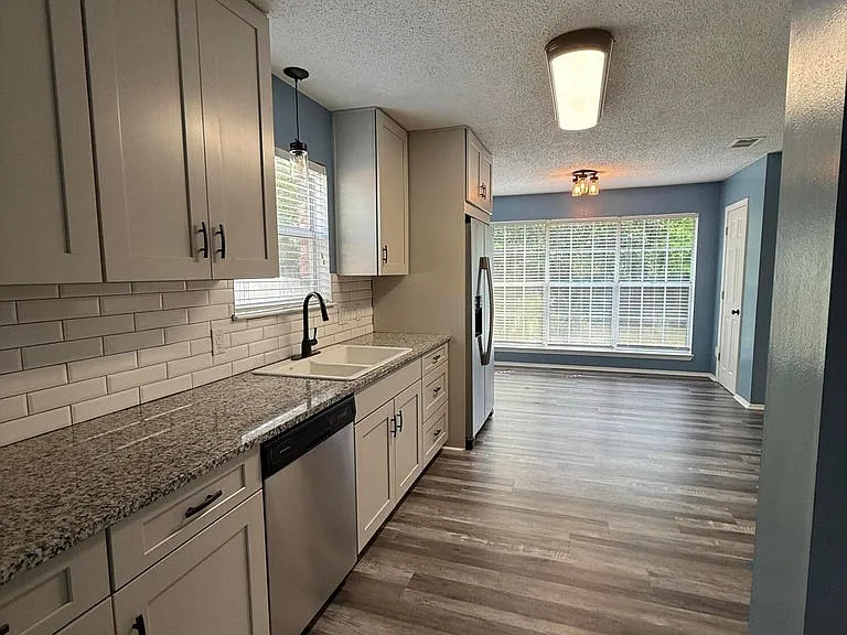 5 Neptune Dr — Photo 15