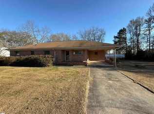 600 N Adair St, Clinton, SC 29325