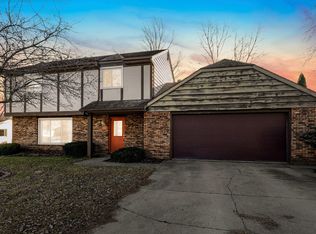 1007 Heritage Ln, Angola, IN 46703