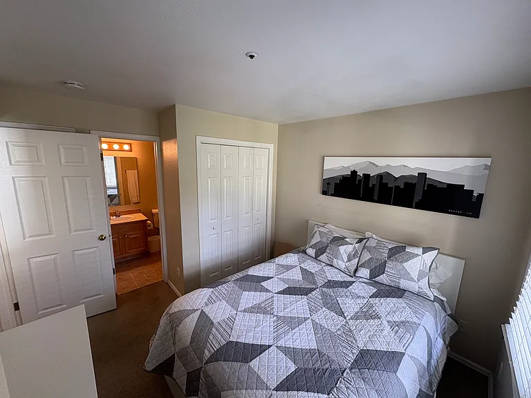 2113 Walnut St #8 — Photo 8