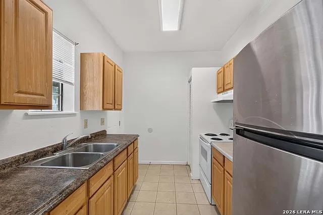 1 bed, 1.0 bath, 4820 sqft, $1,050 — Photo 4