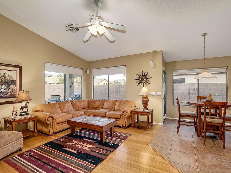 1st image of 700 E Lovegrass Dr