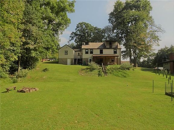 The home from near the GIANT shed, the lot is approximately 354' long.