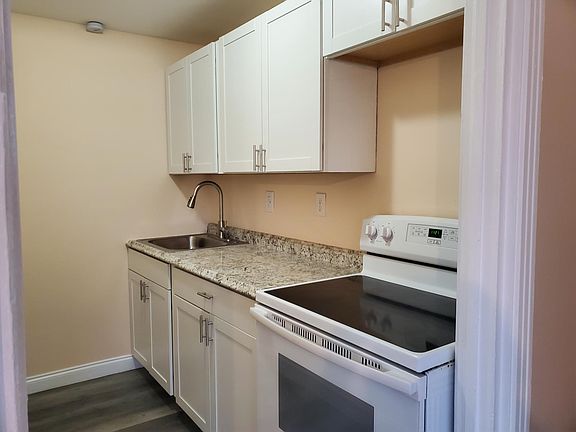 4th image of 202 Suwannee Ave #2