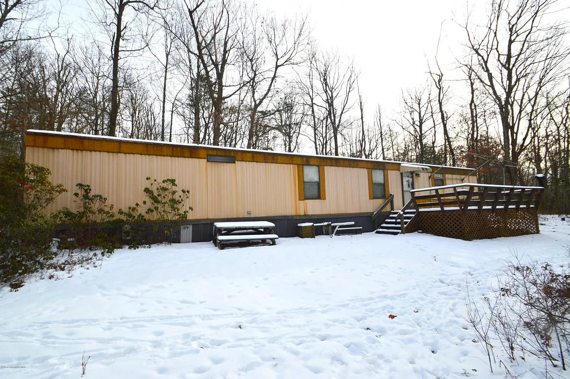 144 Maple Dr photo 1