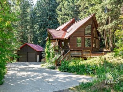 1026 Showalter Rd, Moscow, ID, 83843