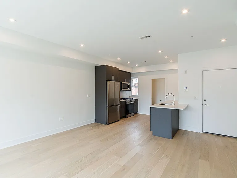 125 South Street — Photo 6