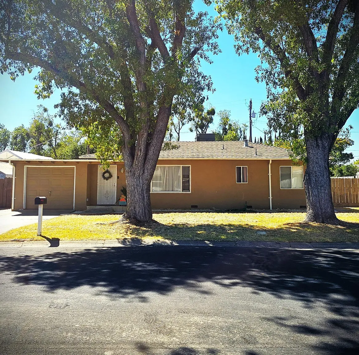 1617 Dixie Ln photo 1