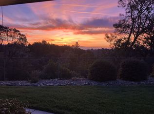 2817 Foxglove Ln, Redding, CA 96001