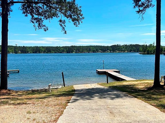 4th image of 1000 Marigold Rd