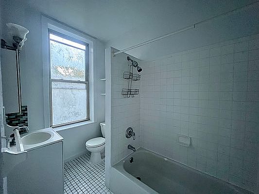 5th image of 213 De Kalb Ave #Plr