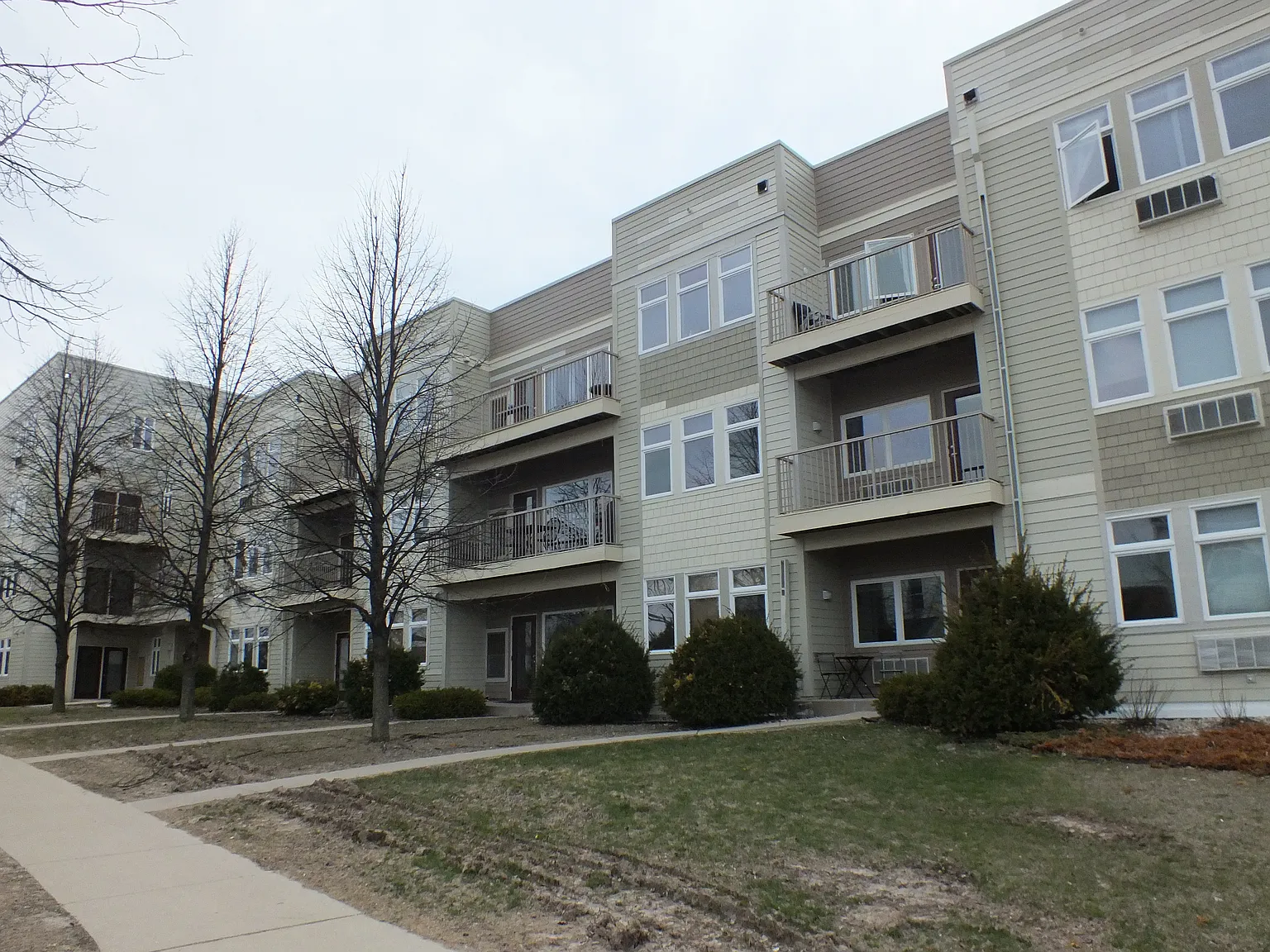 2 bed, 1235 sqft, $2,050 — Photo 1