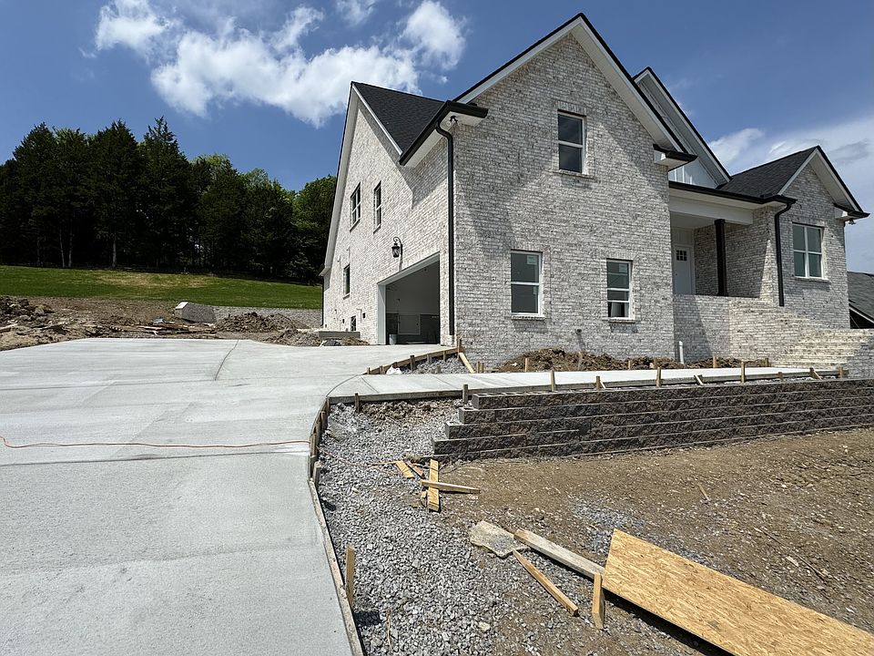 2nd image of 640 Shetland Dr