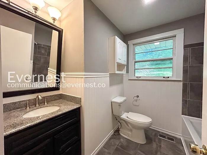 4908 Briarwood Dr — Photo 10