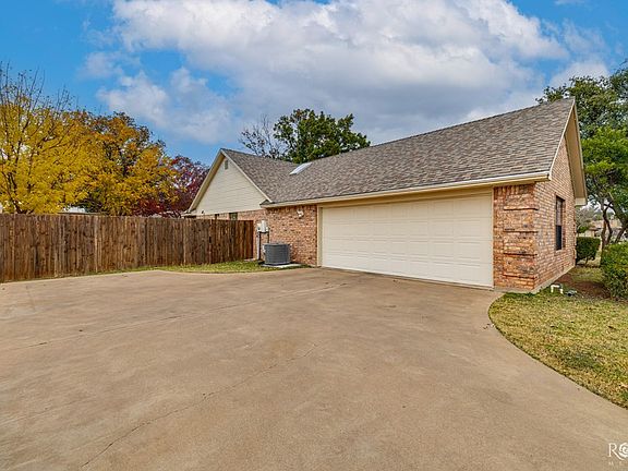 4th image of 5305 Bentwood Dr