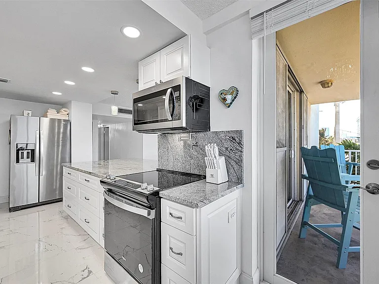 1401 S Ocean Dr #304 — Photo 14