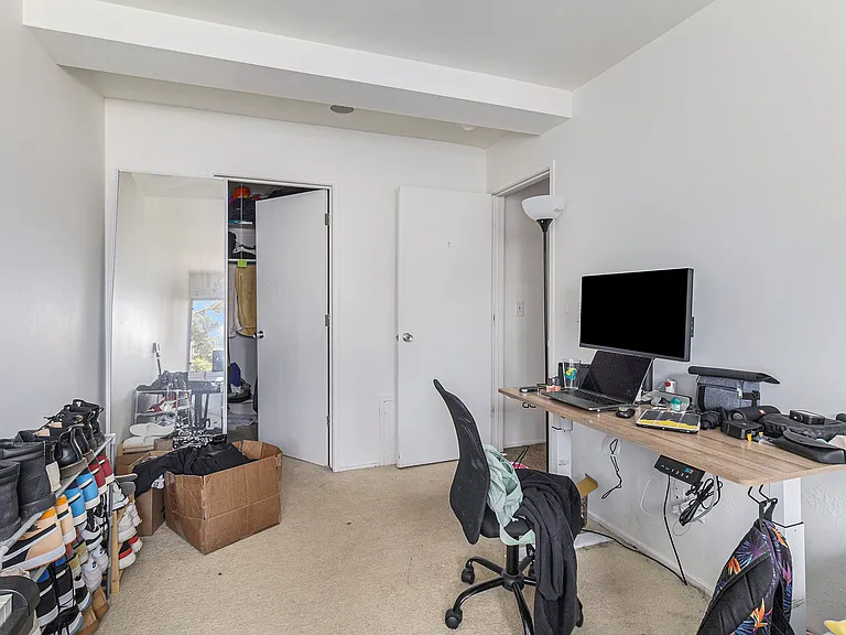 1327 Wilmot St #8 — Photo 4
