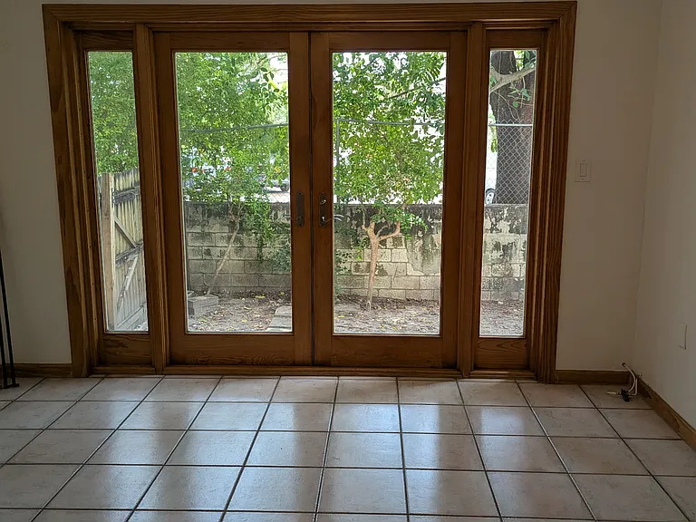 11610 N Bayshore Dr #1C — Photo 7