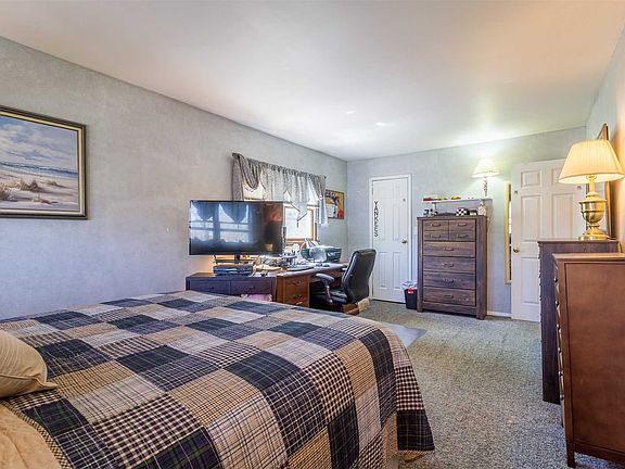 4th image of 24 Bonnie Kay Ct