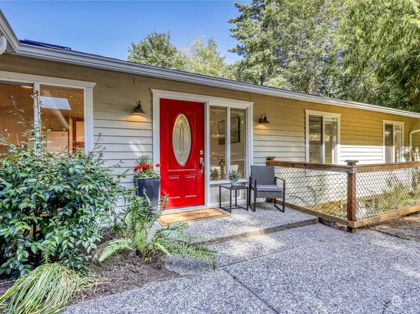 4627 Blakely Court E, Bainbridge Island, WA 98110