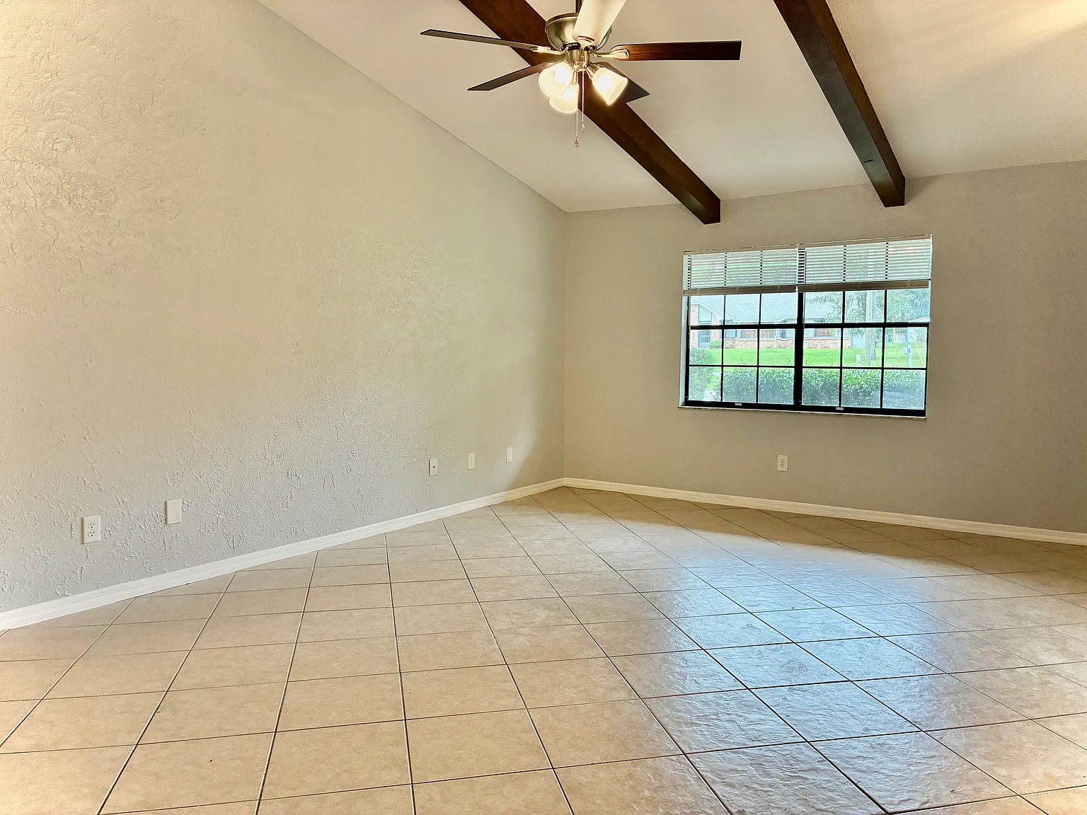 3 bed, 1456 sqft, $1,995 — Photo 4