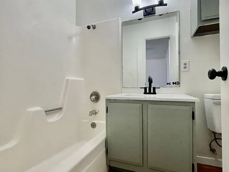 Chestnut Place Apartments — Photo 29