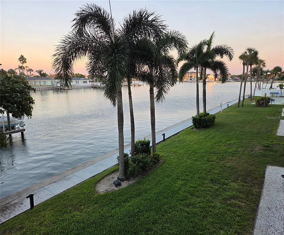 2 bed, 2.0 bath, 1131 sqft, $2,900 — Photo 3
