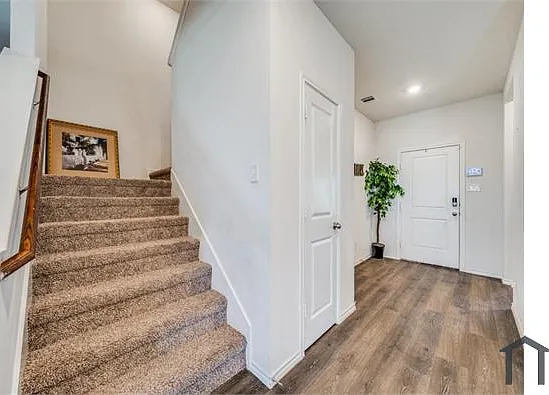 809 Fueller Dr — Photo 2