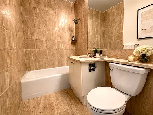 Bathroom 2, photo 1