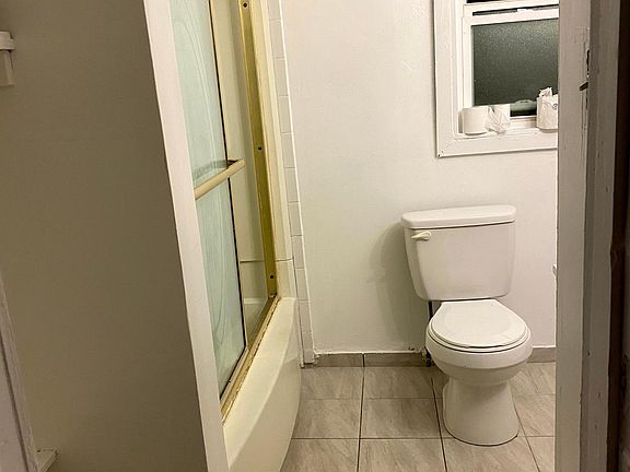 5th image of 74 Bond St #2