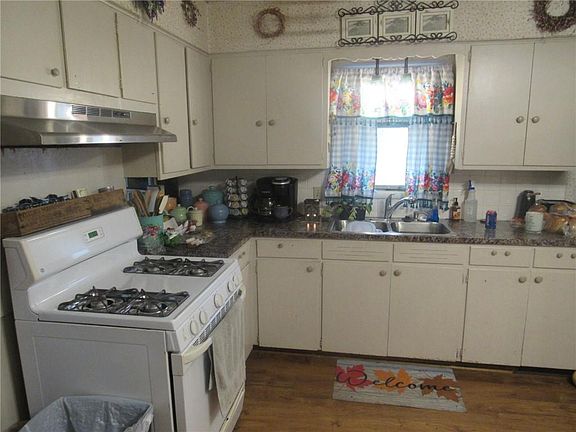 5th image of 518 E 3rd Ave