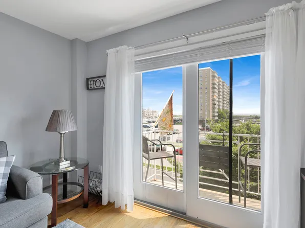 102-20 Rockaway Beach Boulevard image 23 of 32