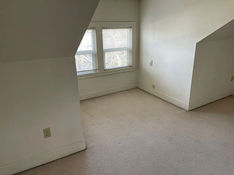 1012 N K St — Photo 15