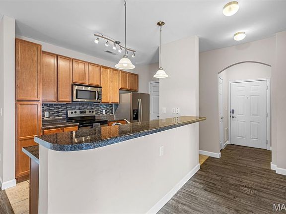 2nd image of 35 Kassebaum Ln APT 200